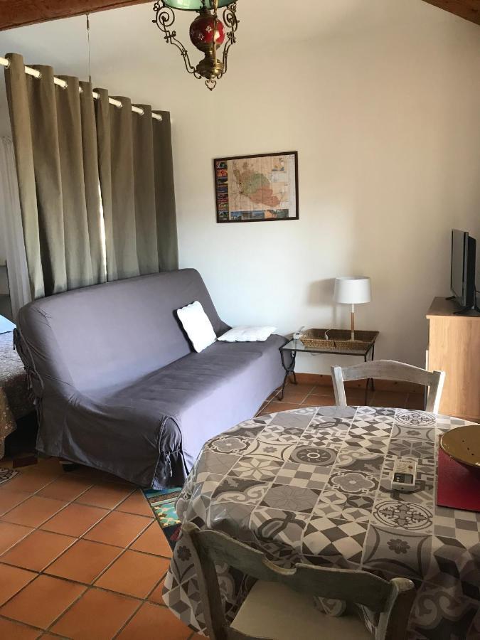 Chambres D'Hotes Et Gites Le Mas Mellou Orange  Eksteriør bilde