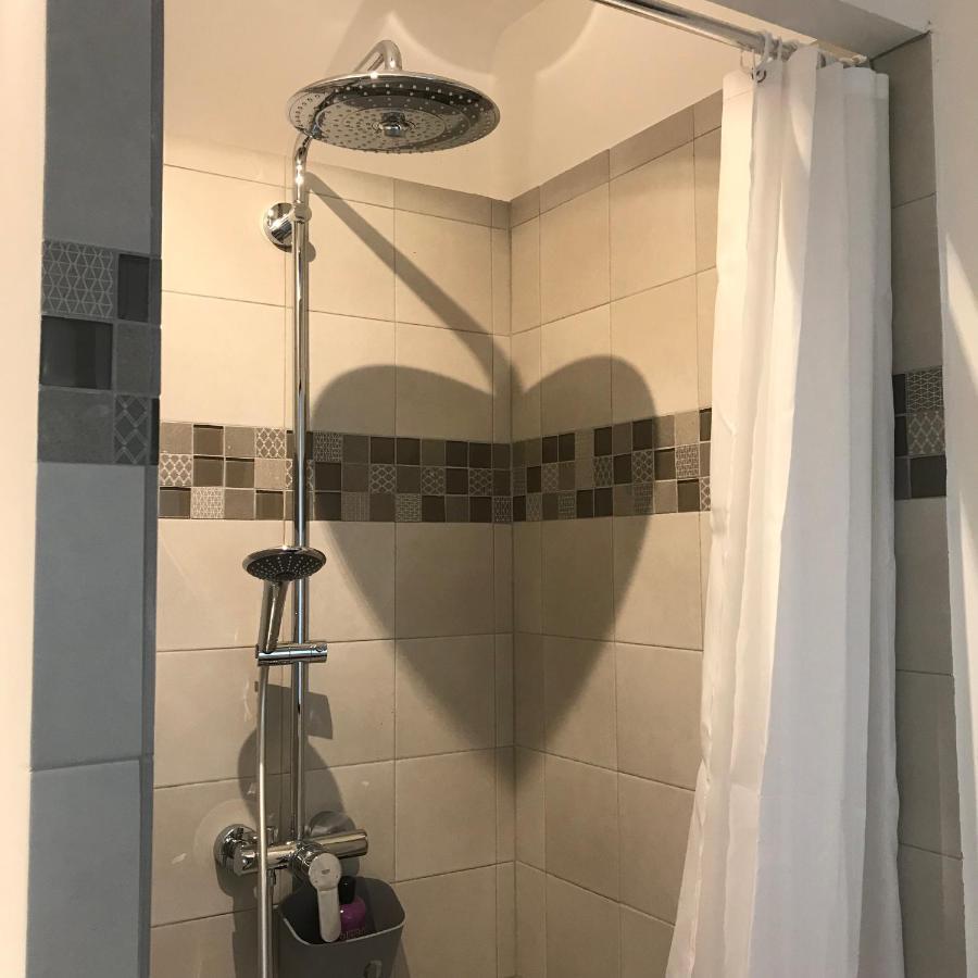Chambres D'Hotes Et Gites Le Mas Mellou Orange  Eksteriør bilde